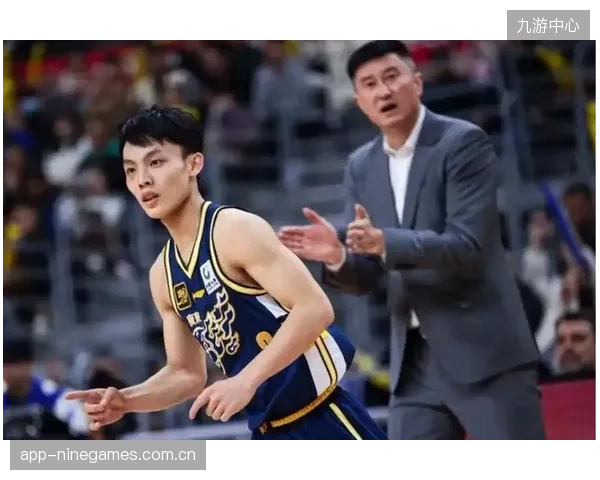 广东宏远在与北京的生死战中进攻端完全失常，杜锋的战术未能有效破解对手防线。